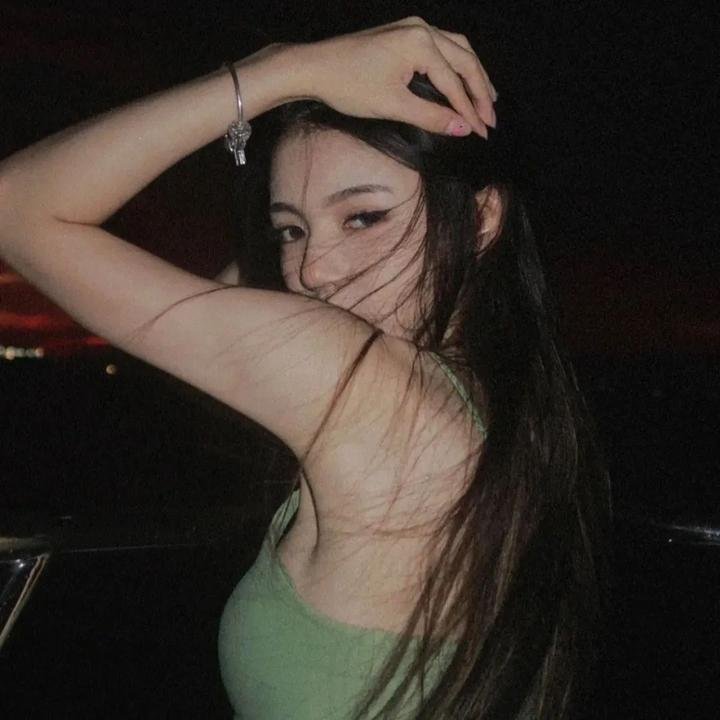 采蘑菇的夫妻